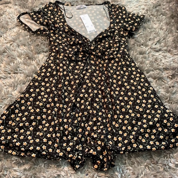 Urban outfitters sunflower romper size small - Picture 2 of 5